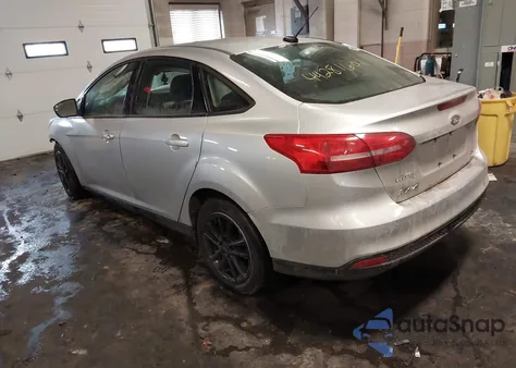 2018 Ford Focus Se z USA, uszkodzony, nr VIN 1FADP3F27JL221303